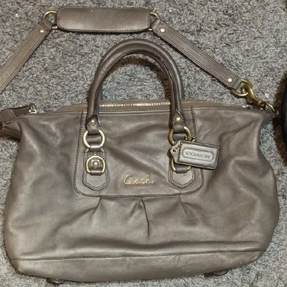 Coach Tan Leather Shoulder Bag with Gold Accents - Picture 3 of 5